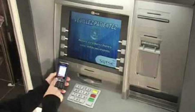 تطبيق جديد لسحب الاموال من الصراف الآلي عبر المحمول