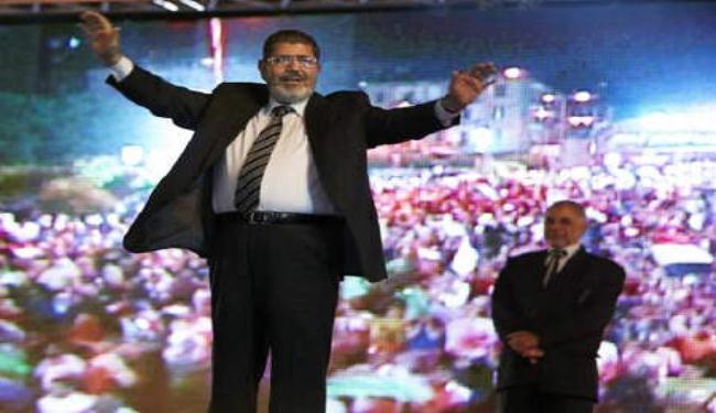 مرسي يعد بترسيخ الحرية والديموقراطية في مصر