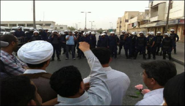 الامن البحريني يقمع مسيرات سلمية ويصيب قيادات بالمعارضة 