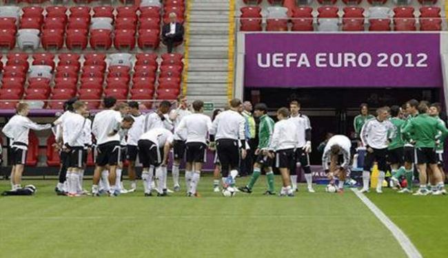 الغريمان ألمانيا وإيطاليا يبحثان عن مواجهة اسبانيا في نهائي أوروبا