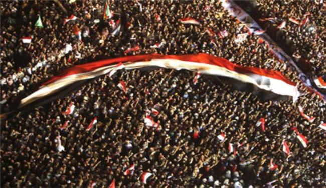 حشود المصريين تشارك في مليونية تسليم السلطة
