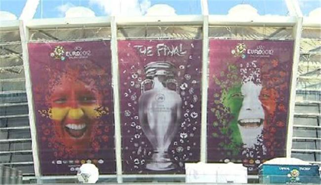 منتخبا إيطاليا وإسبانيا في صراع على لقب يورو 2012