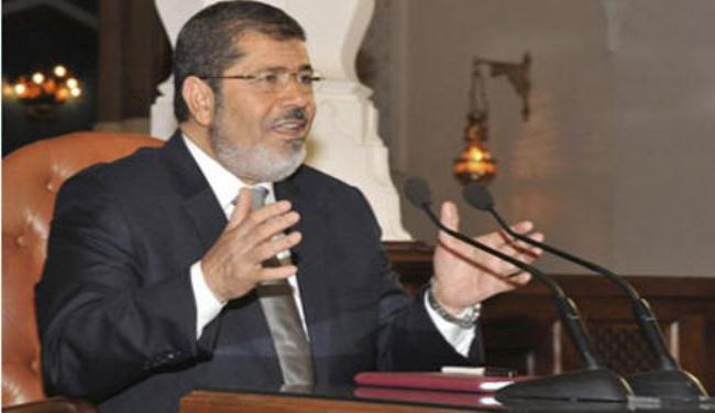 مرسي يشكل لجنة لمتابعة قضايا المعتقلين السياسيين