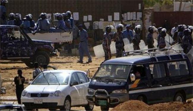 الشرطة السودانية تستخدم الغازات لتفريق المحتجين
