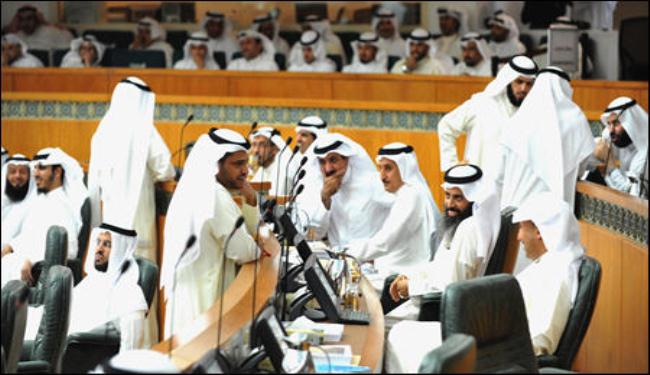 الكويت: دعوة الى تشريع الاحزاب وانشاء لجنة انتخابية