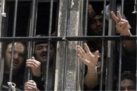 25اسير فلسطيني با خانواده هايشان ديدار كردند