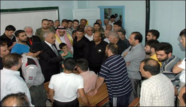 السلطات السورية تفرج عن 35 معتقلاً من دمشق وريفها 