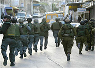   درگیری فلسطینیان با نظامیان صهیونیست در شمال الخلیل 