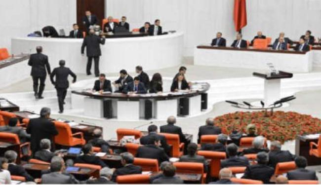 البرلمان التركي يلمح الى اجراء انتخابات محلية مبكرة
