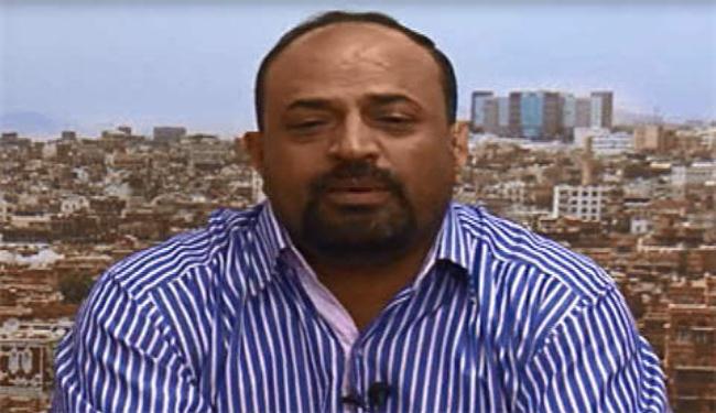 آكاديمي يمني يؤكد أن الرئيس هادي لايمسك بزمام الامور