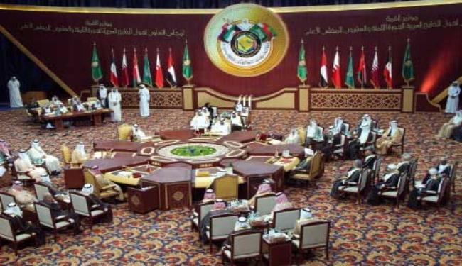 قفازات ملكية ناعمة ـ خشنة في دول عربية