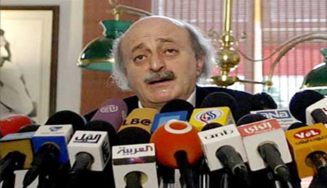 لبنان :مبادرة جنبلاط إلى الضوء
