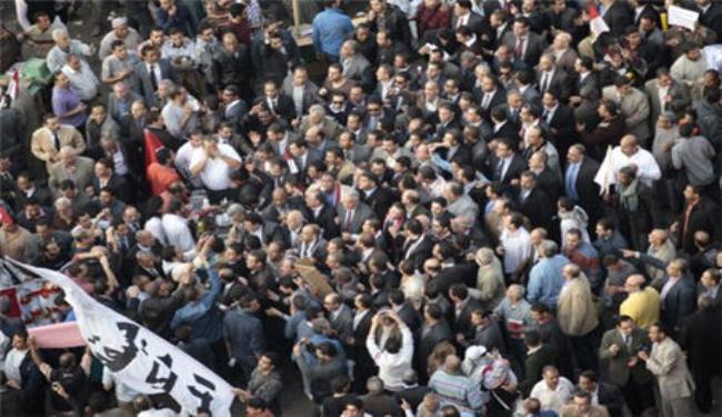 تظاهرة بالتحرير ضد الإعلان الدستوري ومسودة الدستور