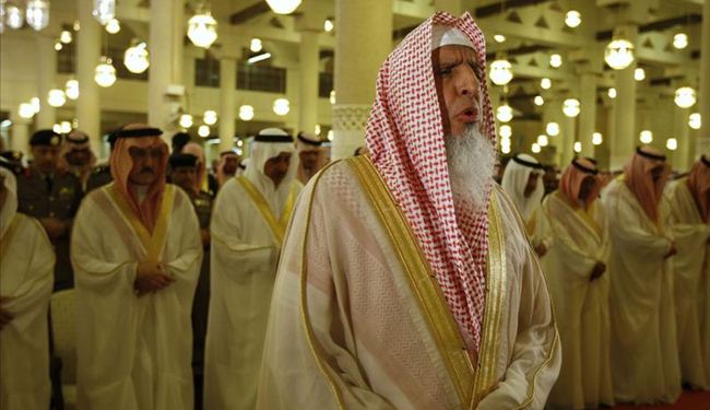 مفتي عربستان: تظاهرکنندگان مصری عقل ندارند!