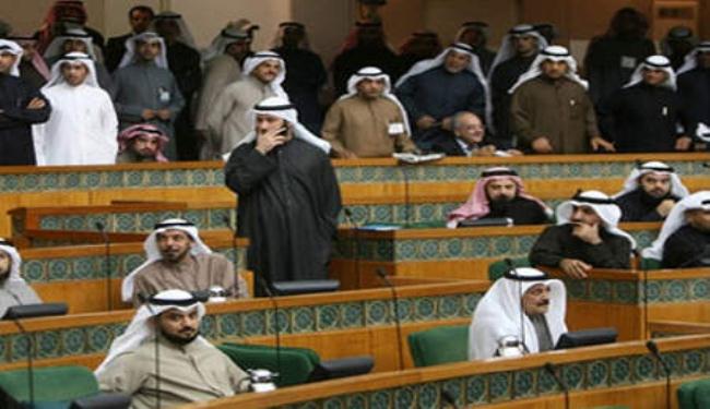 المعارضة الكويتية تطالب بحل البرلمان الجديد
