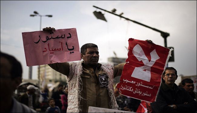 جورج اسحق يدعو للتصويت بـ لا على الدستور