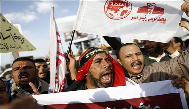 الحرب الاهلية تهدد مصر جراء الانقسام على الدستور