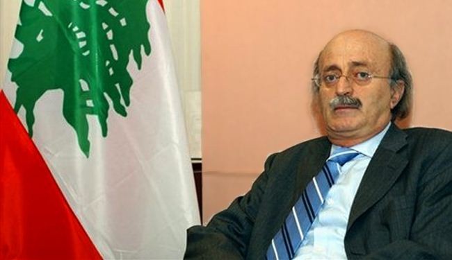 جنبلاط ناامید از قطر و عربستان به مسکو رفت