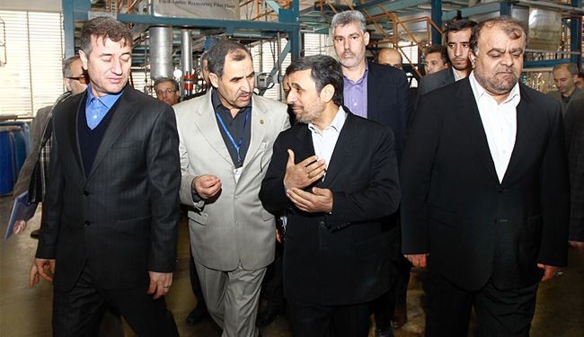 ايران: احمدي نجاد يفتتح أحدث مركز لأبحاث النفط