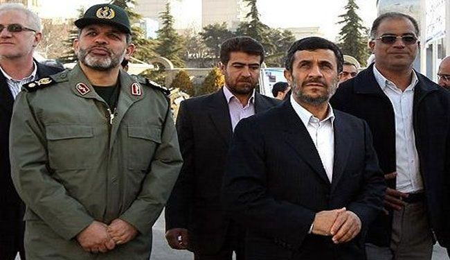 إزاحة الستار عن نموذجي قمري 