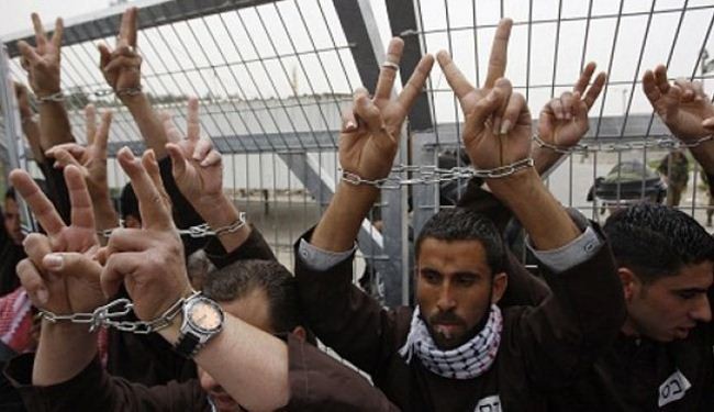 الفلسطينيون يطالبون المقاومة بأسر الجنود الصهاينة