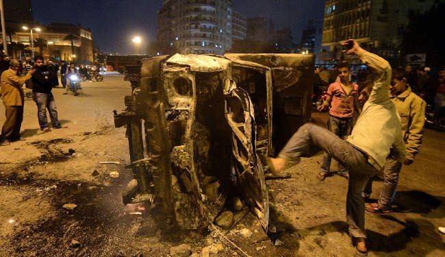 مقتل شرطي وإصابة ضابط كبير في الجيش المصري