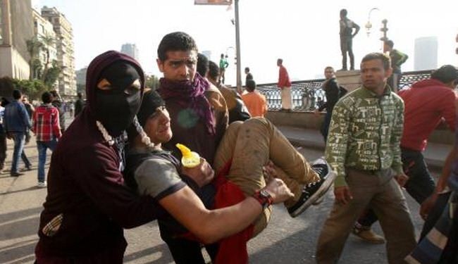 مواجهات امام المقر الرئيسي للاخوان في القاهرة