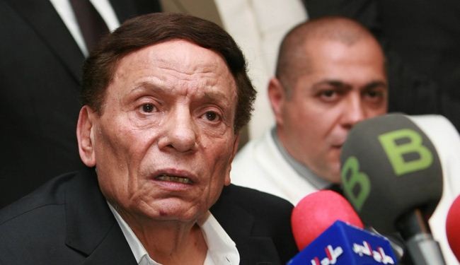 عادل إمام يتصدر قائمة أكثر المهنيين سداداً للضرائب