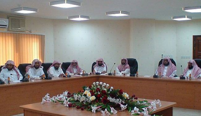 متشددون يطالبون تنحية رئيس هيئة الأمر بالمعروف