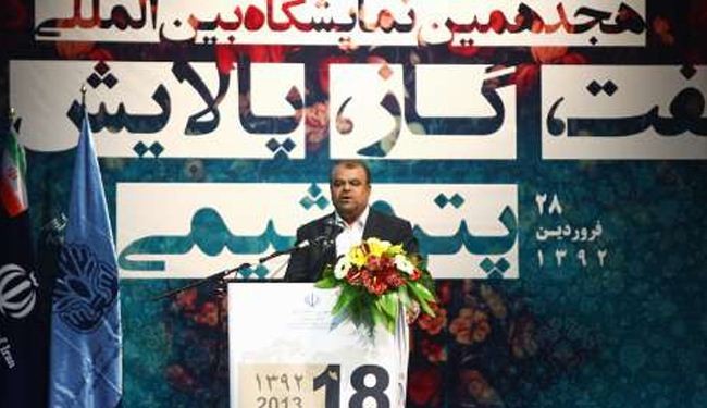 ايران تحتفل قريبا بانهاء تبعية صناعتها النفطية للخارج