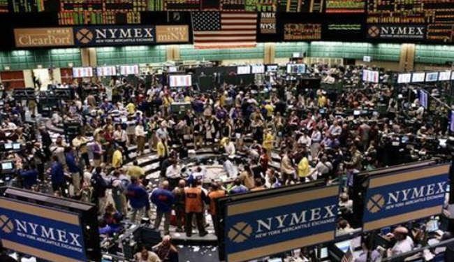 العقود الآجلة للنفط تغلق منخفضة أكثر من 2%