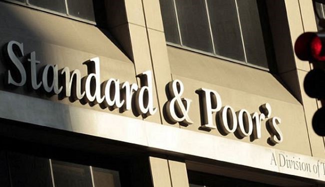 ستاندرد آند بورز تخفض التصنيف الائتماني لمصر