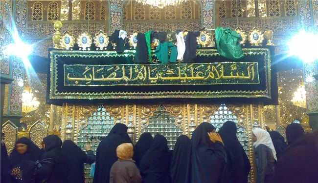 صدها عراقی به زیارت حضرت زینب (س) رفتند