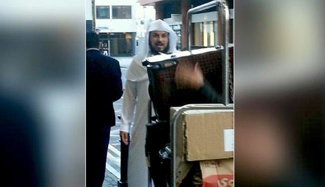 عکس مفتی تکفیری درلندن پس از فراخوان جهاد درسوریه
