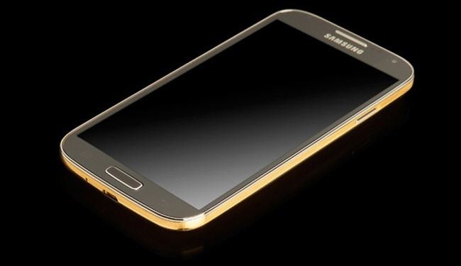 نسخة من هاتف Galaxy S4 مطلية بالذهب وبتكلفة 2600 دولار!