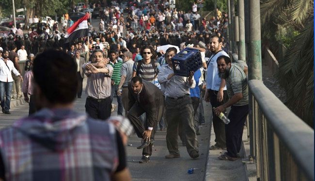 عشرات الإصابات خلال اشتباكات في عدة مدن مصرية