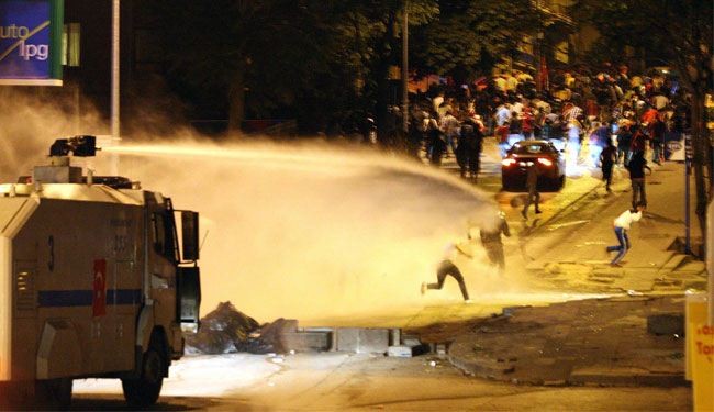 نائب سابق: المحتجون لایریدون التطور لترکیا
