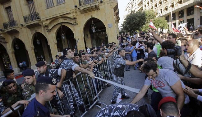 احتجاجات في بيروت على تمديد ولاية مجلس النواب
