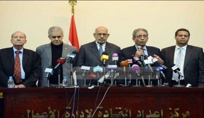 جبهة الانقاذ المصرية تدعو المتظاهرين إلى اضراب عام