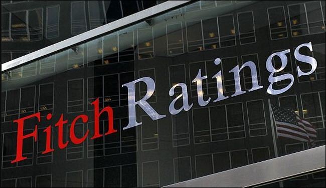 فيتش تخفض تصنيفها الائتماني لفرنسا إلي 