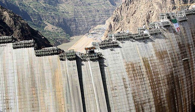 ارتفاع إنتاج الکهرباء في محطة سد 