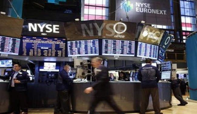 ستاندرد اند بورز الأمريكي يغلق على مستوى قياسي