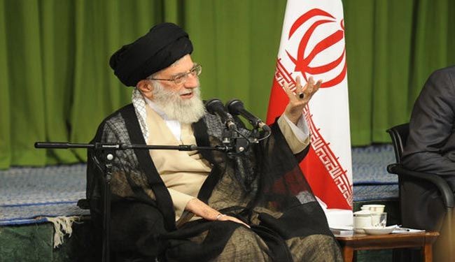 آية الله خامنئي: يجب الاهتمام بادب الصمود امام الاستكبار