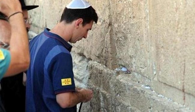 بالصور..نجوم برشلونة يرتدون 