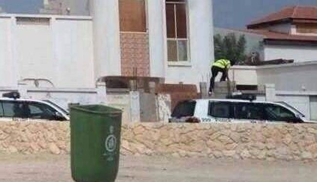 ملثمون يتسلقون منازل البحرینیین بلا سابق إنذار