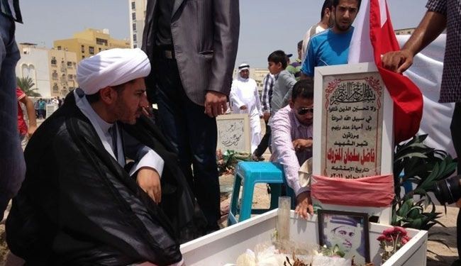 الشعب البحريني يجدد العهد مع الشهداء