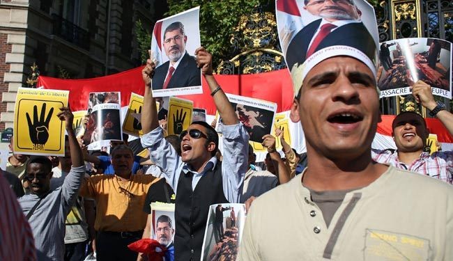 لا فرق بين ما فعله كاميرون بمتظاهري لندن وما حدث بمصر