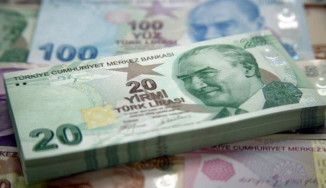 الليرة التركية تهبط إلى مستوى قياسي