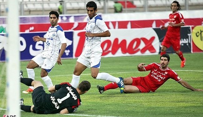 تراكتورسازي تبريز يتعادل مع ملوان انزلي 2-2