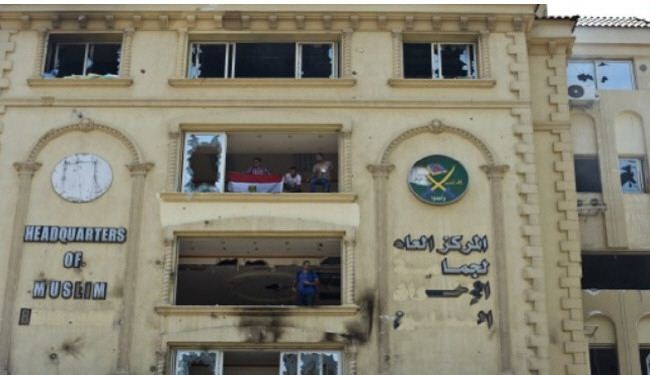 وزير التضامن المصري يقرر حل حركة الاخوان نهائياً